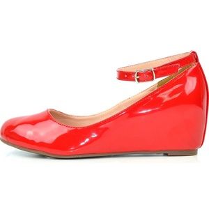 Chase+Chloe Wedge Pumps